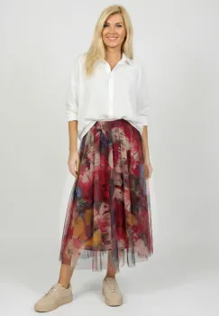 Fusta clos din tulle cu imprimeu pictural multicolor pe fond rosu imagine