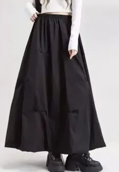 Fusta lunga gogosar ampla, neagra imagine