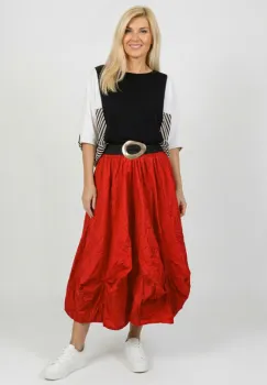 Fusta midi ampla din bumbac, cu fronseuri si buzunare, rosie imagine