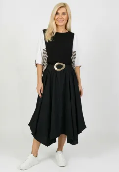 Fusta midi cu colturi, din vascoza neagra imagine