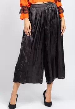 Fusta pantalon eleganta, neagra, cu aspect lucios imagine