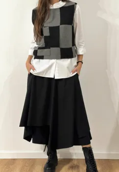 Fusta pantalon neagra, suprapusa, asimetrica, eleganta si spectaculoasa imagine