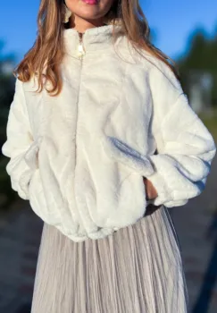 Geaca din blanita artificiala alba imagine