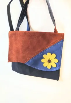 Geanta multicolora din piele naturala ,cu dalie imagine