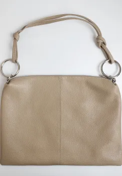 Geanta plic mare cu inele mari si doua barete, din piele naturala bej imagine