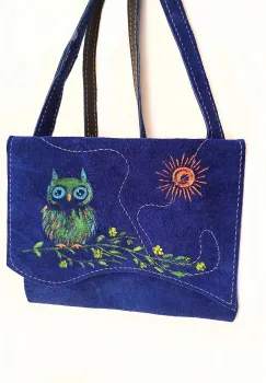 Geanta unicat handmade  cu soare si bufnita pictata ,din piele naturala albastru electric imagine