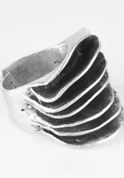 Inel mare, reglabil, din zamac cu forma de 7 straturi neregulate in rand imagine