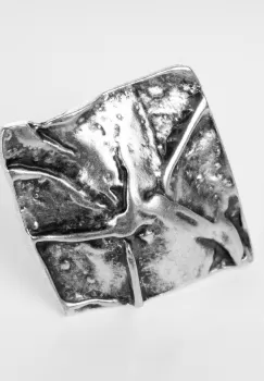 Inel reglabil din zamac cu forma rombica sub forma de metal sifonat imagine