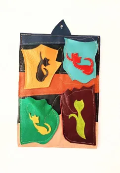 Organizator pentru perete,lucrat manual din piele naturala , cu pisicute ,unicat imagine
