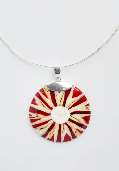 Pandant rotund 5 cm din rasina realizata manual cu aplicatie din argint 925 imagine