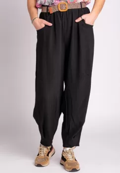 Pantaloni negri, masura mare, cu curea, din vascoza imagine