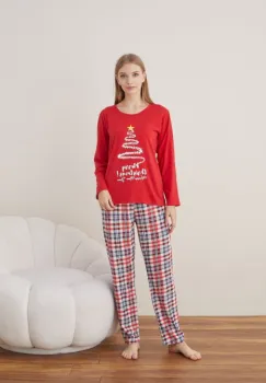 Pijama de Craciun din bumbac, doua piese cu bradul lui Mos Craciun pe rosu imagine