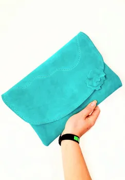 Plic turcoaz handmade, din piele naturala intoarsa, cu trandafir imagine