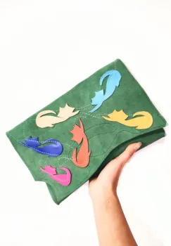 Plic verde din piele naturala intoarsa , cu pisicute multicolore imagine