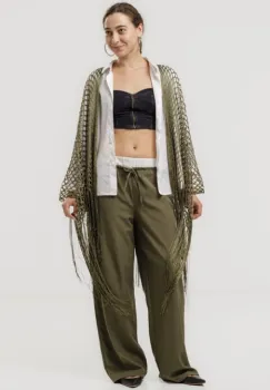 Poncho kaki din plasa cu fir auriu si franjuri lungi imagine