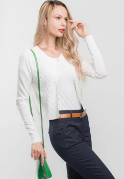 Pulover alb, scurt ,dechis in fata, cu floricele aplicate imagine