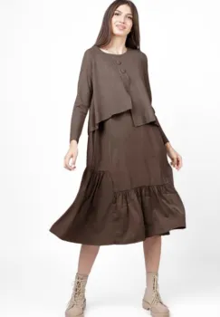 Rochie catifelata suprapusa, cu puloveras in colturi cu nasturi mari, maro imagine