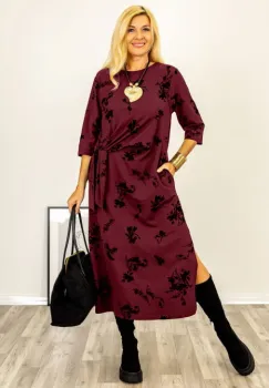 Rochie cu nod intr-o parte imprimata cu flori embosate si catifelate, din jerseu de bumbac bordo imagine