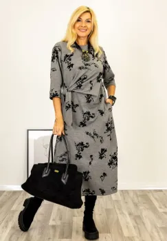 Rochie cu nod intr-o parte imprimata cu flori embosate si catifelate, din jerseu de bumbac gri imagine