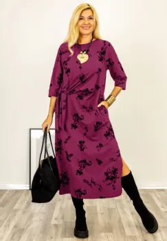 Rochie cu nod intr-o parte imprimata cu flori embosate si catifelate, din jerseu de bumbac magenta imagine