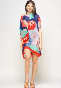 Rochie de plaja tip poncho cu model abstract in nuante de rosu, albastru si verde, vascoza imagine