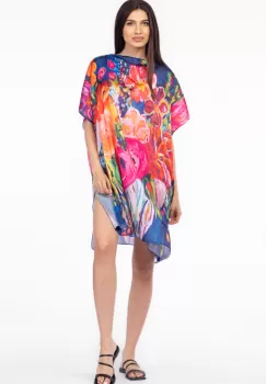 Rochie de plaja tip poncho din matase cu flori fucis pe fond albstru imagine