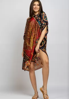 Rochie de plaja tip poncho din matase cu Pomul Vietii pe fond rosu imagine