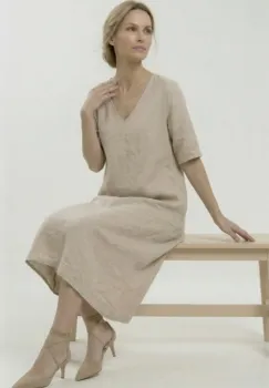 Rochie din in midi, croi lejer, decolteu in V, stil relaxat elegant, bej imagine