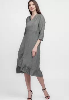 Rochie kaki petrecuta cu volan, din in imagine