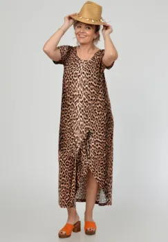 Rochie lunga A-line din tricot de vascoza cu siret la poale, imprimeu animal print imagine