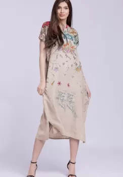 Rochie lunga din in cu imprimeu pictural floral si funda pe spate, pe fond bej imagine