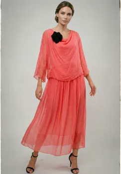 Rochie lunga eleganta vaporoasa din matase si vascoza, cu suprapunere, corai imagine