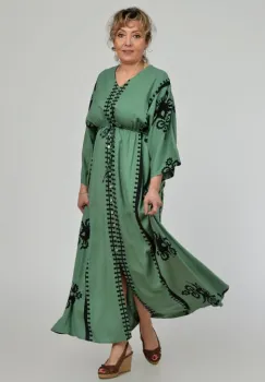 Rochie lunga, kaki, cu elastic in talie si imprimeu decoativ alb, din vascoza imagine