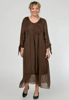 Rochie maro lunga, din matase naturala cu platca din dantela pe fata si pe spate imagine