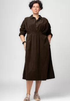 Rochie masura mare din catifea reiata taiata in talie, maro imagine