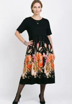 Rochie midi neagra cu imprimeu floral, croi lejer, eleganta cu volum, doua materiale matase, vascoza si bumbac imagine