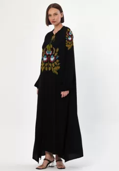 Rochie neagra A-line cu broderie traditionala pe piept si umeri, din vascoza imagine