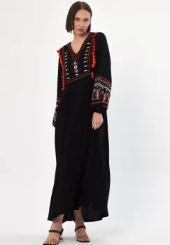 Rochie neagra lunga, cu broderie si ciucuri portocalii, din vascoza imagine