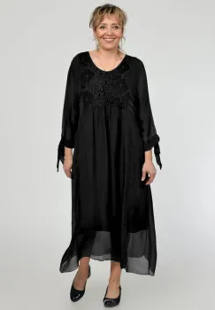 Rochie neagra lunga, din matase naturala cu platca din dantela pe fata si pe spate imagine