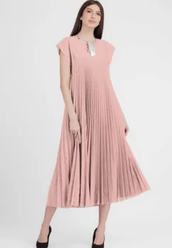 Rochie plisata A-line lunga, material fin si usor creponat, roz prafuit imagine
