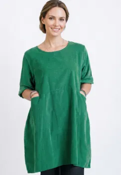 Rochie tunica din catifea reiata, croi lejer cu buzunare, stil casual modern, verde smarald imagine