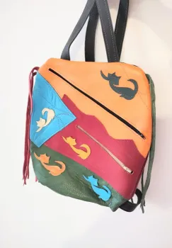 Rucsac handmade din piele naturala, cu pisicute imagine