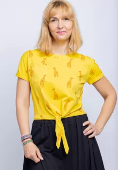 Tricou scurt, galben, din bumbac cu nod in fata si imprimeu girafe portocalii imagine